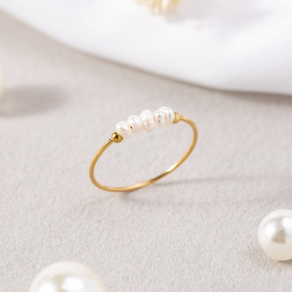 Graceful Freshwater Pearl Ring