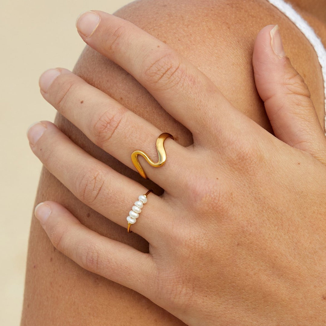Graceful Freshwater Pearl Ring