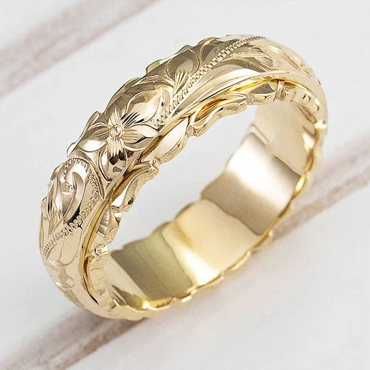 Vintage gold ring with flower